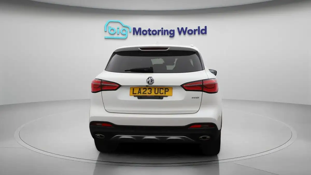 2023-mg-hs-15t-gdi-exclusive-162ps-dct-big-6