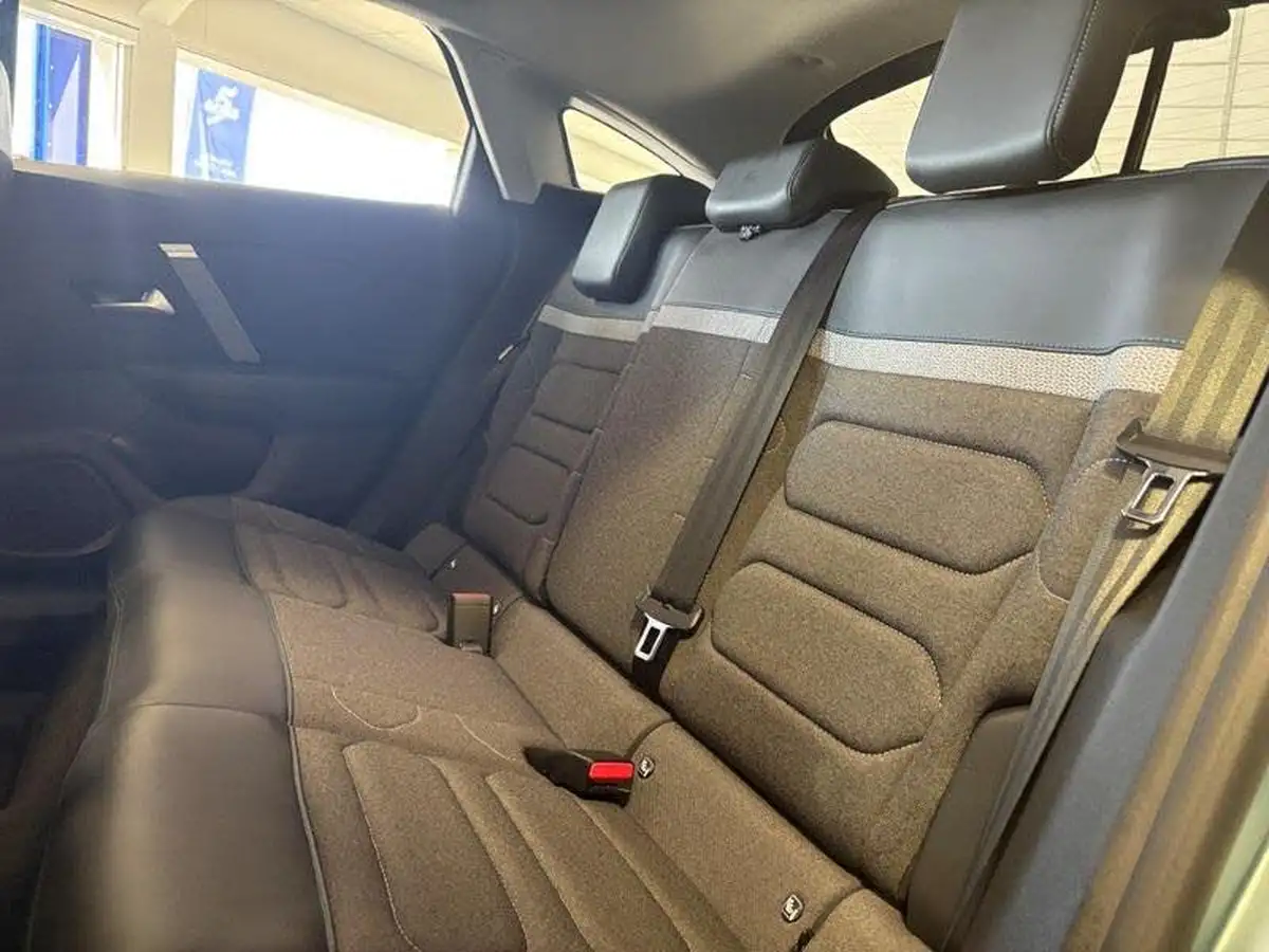 2021-citroen-c4-12-puretech-shine-130ps-eat8-big-15