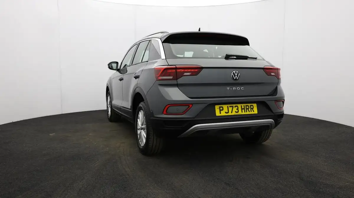 2023-volkswagen-t-roc-10-tsi-life-big-35