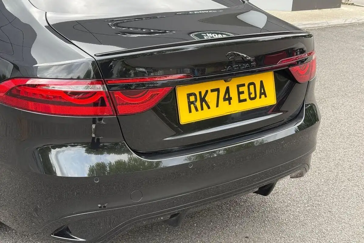 2024-jaguar-xf-20-p300-300-sport-saloon-4d-big-46