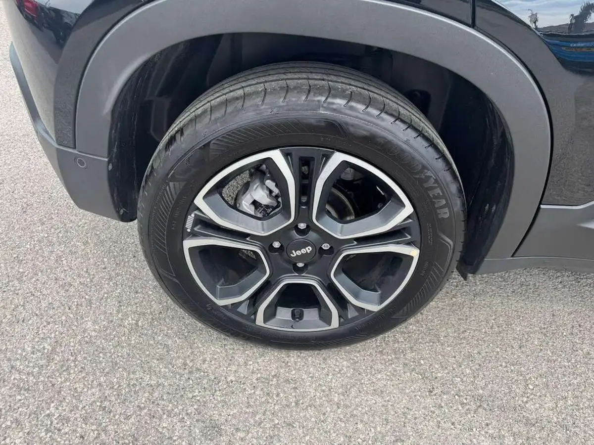 2025-jeep-avenger-12-gse-summit-big-8