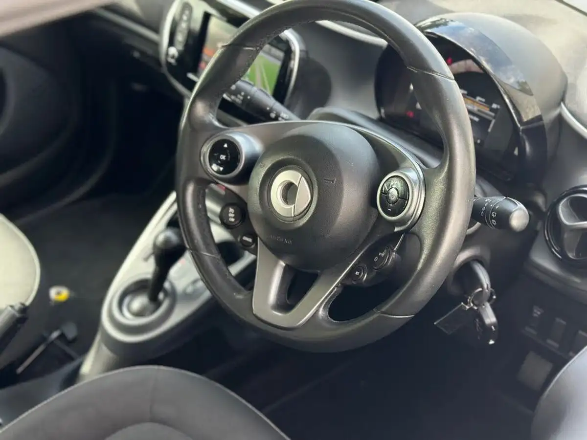 2017-smart-fortwo-10-passion-71bhp-premiumss-coupe-twinamic-big-2