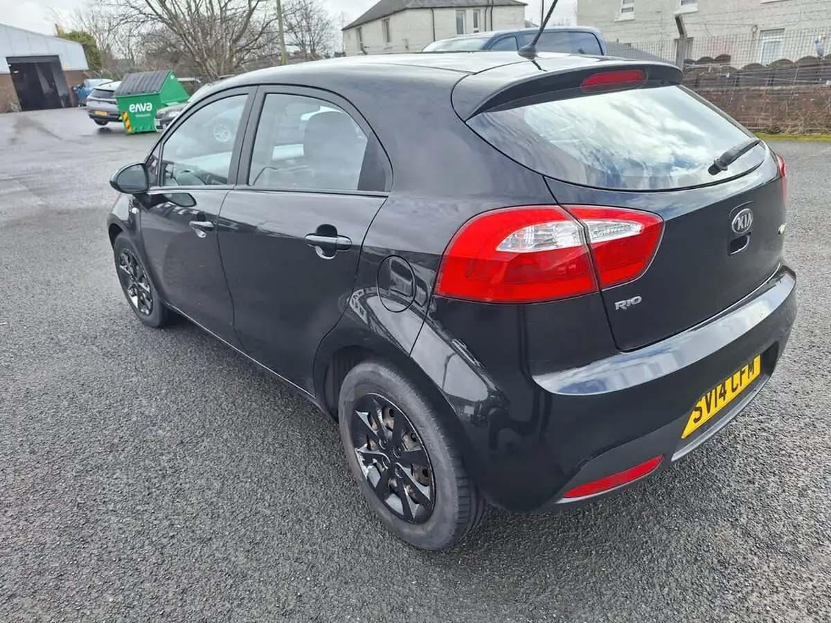 2014-kia-rio-11crdi-1-air-big-1