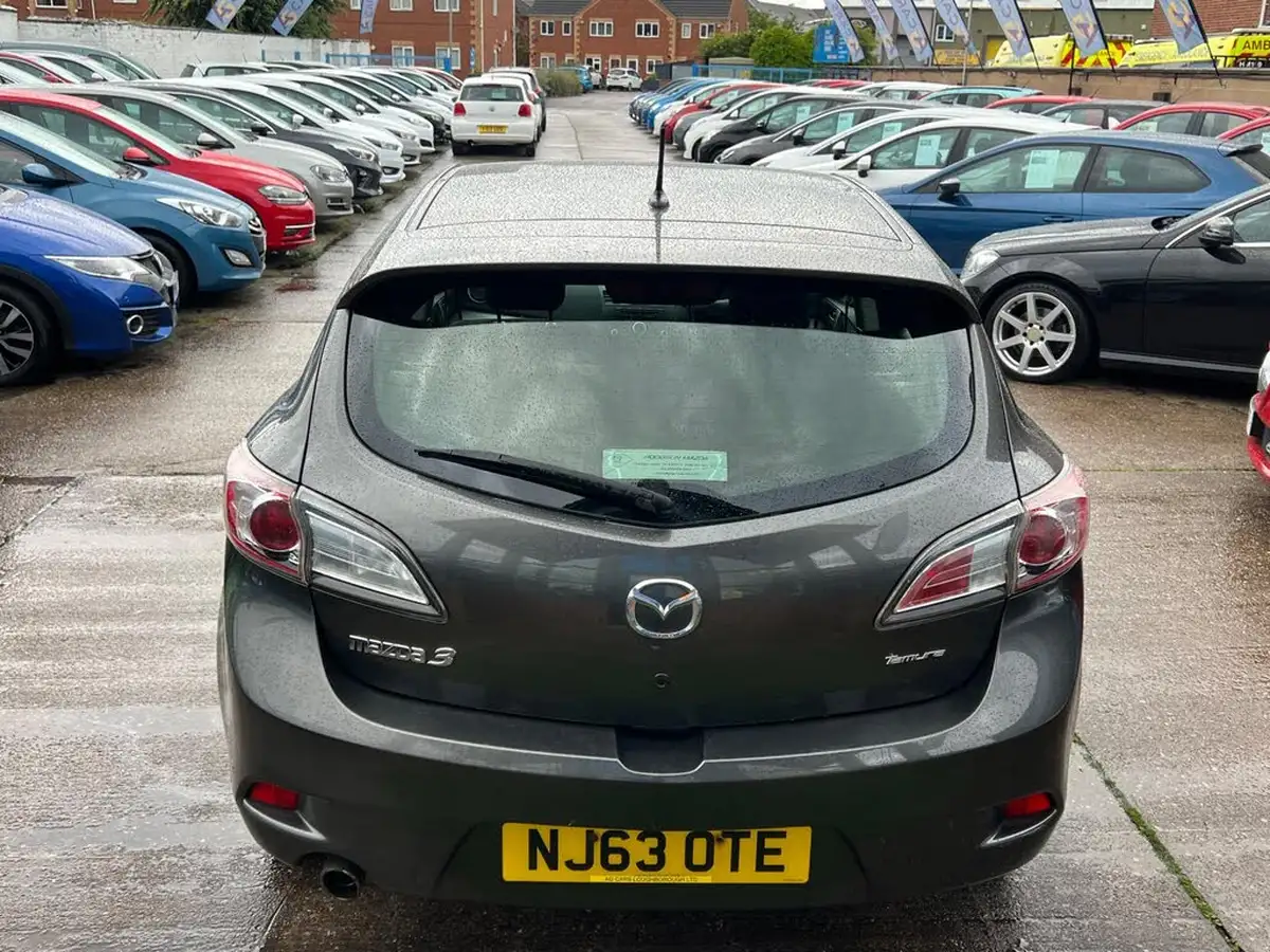 2013-mazda-mazda3-16-tamura-big-48