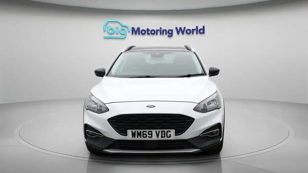 2019-ford-focus-10t-active-hatchback-big-2
