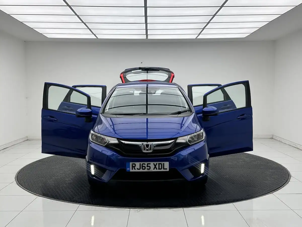 2015-honda-jazz-13-i-vtec-s-big-16