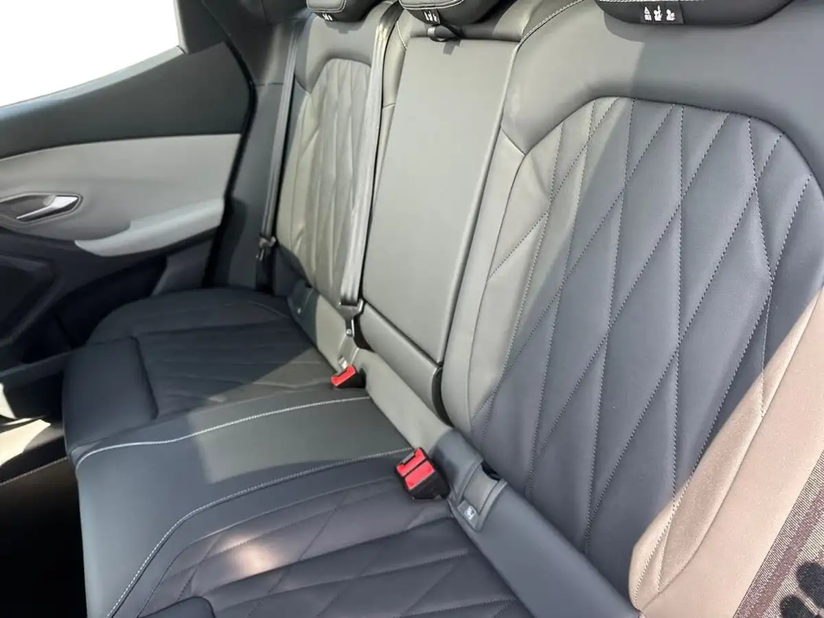 2024-ford-explorer-e-premium-286ps-77kwh-big-13