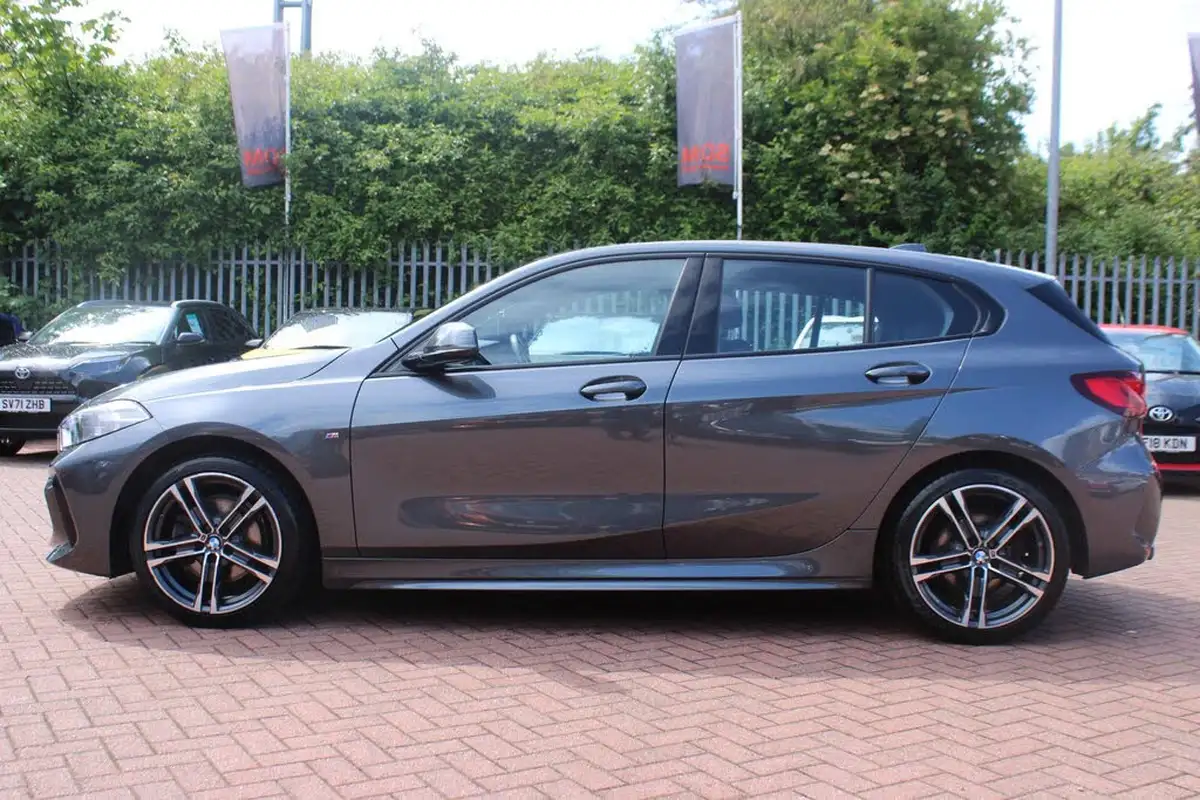 2021-bmw-1-series-15-118i-m-sport-lcp-big-7