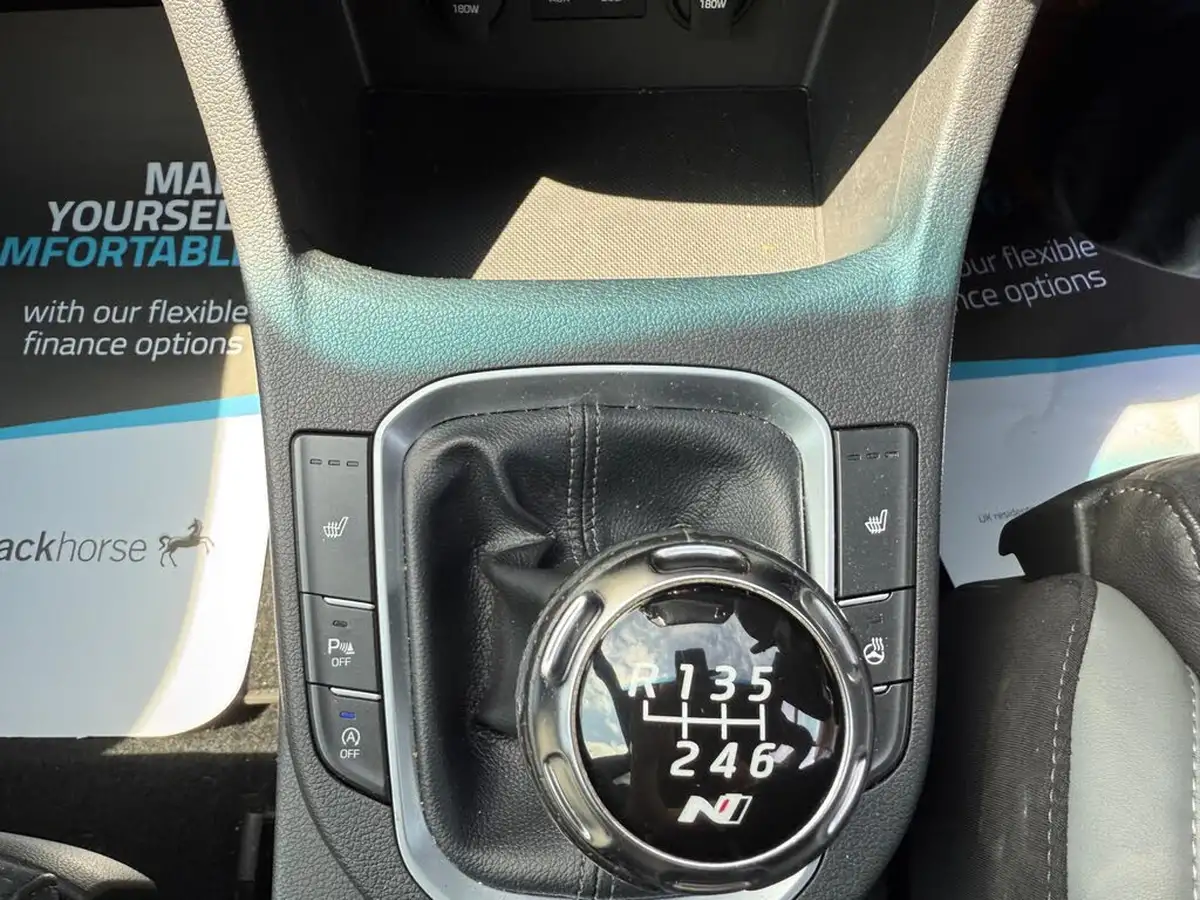 2019-hyundai-i30-14-t-gdi-n-line-nav-fastback-big-9