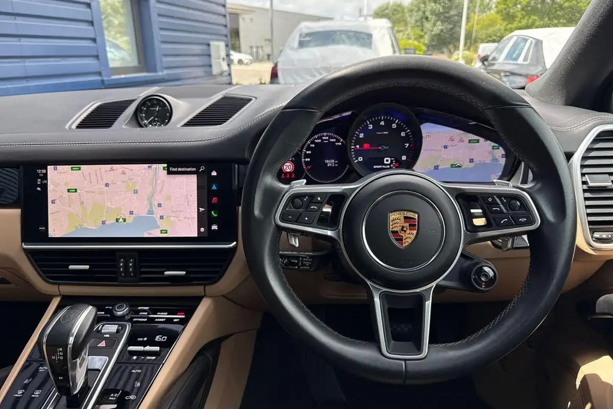 2023-porsche-cayenne-30-v6-platinum-edition-coupe-big-31