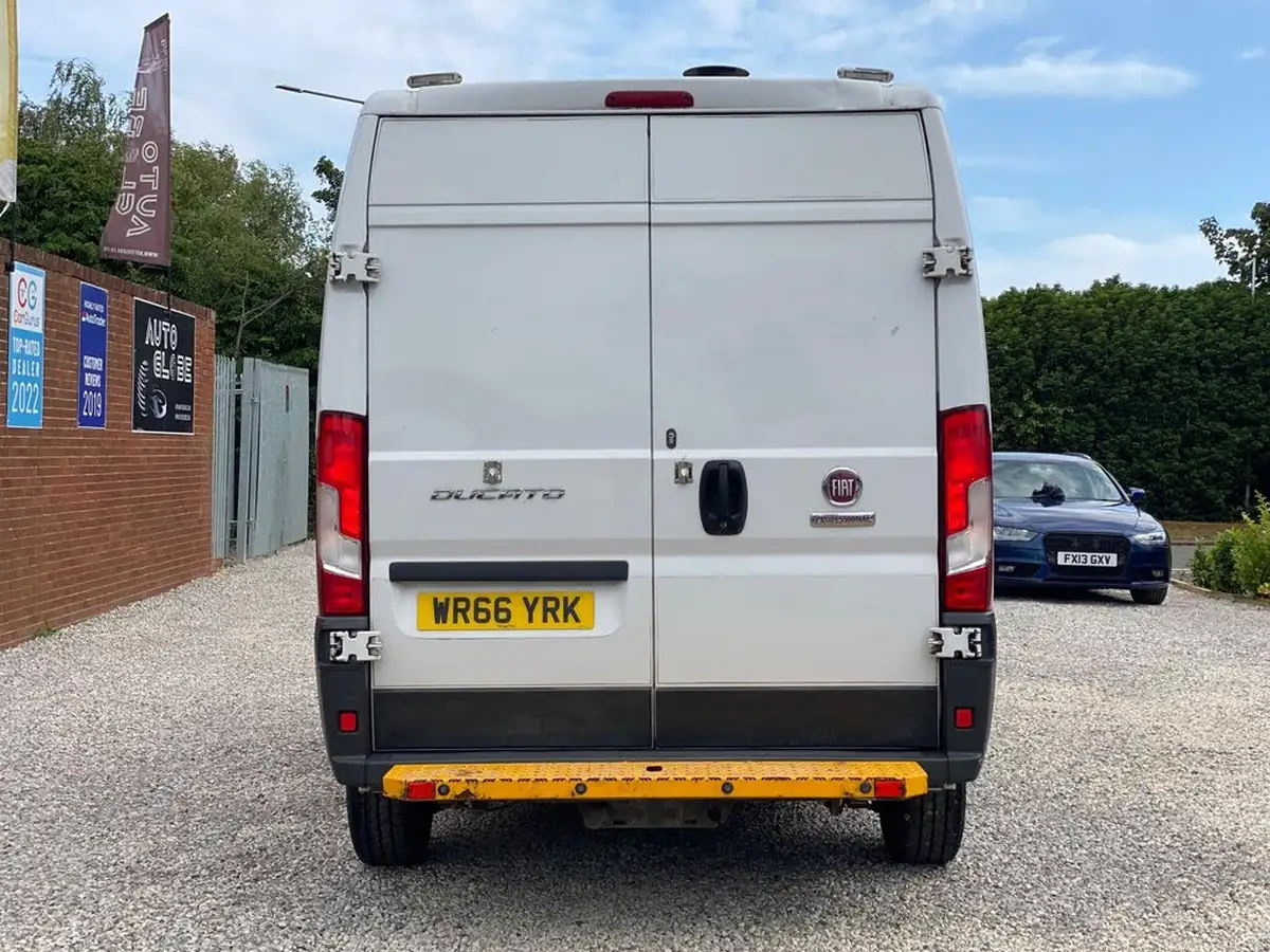 2017-fiat-ducato-20td-35-lh2-panel-big-24