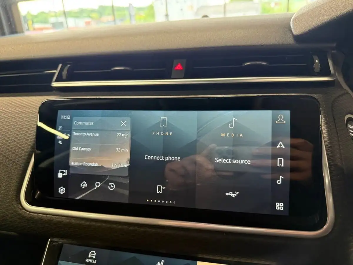 2022-land-rover-range-rover-velar-20-d200-r-dynamic-se-big-43