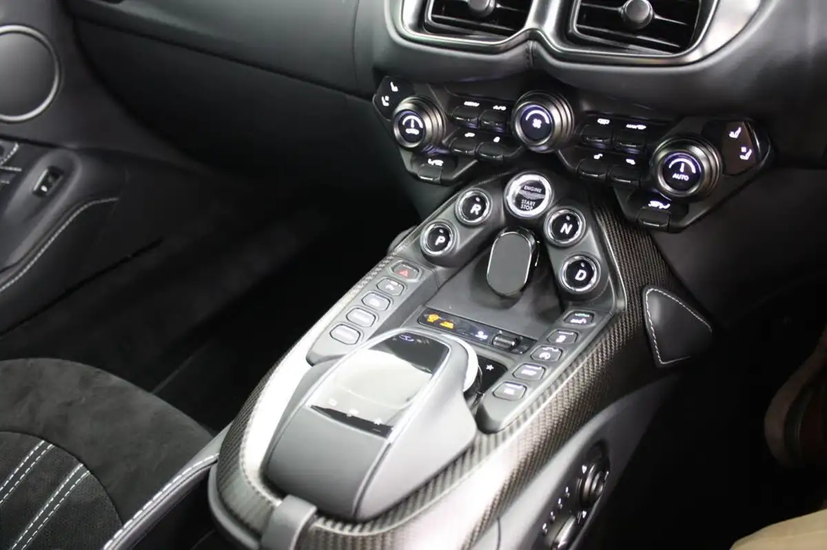 2022-aston-martin-vantage-40-v8-vantage-coupe-auto-big-36