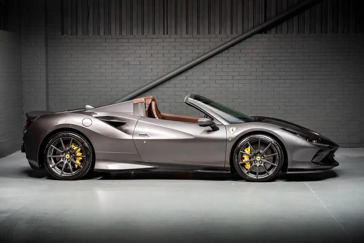 2021-ferrari-f8-spider-big-3