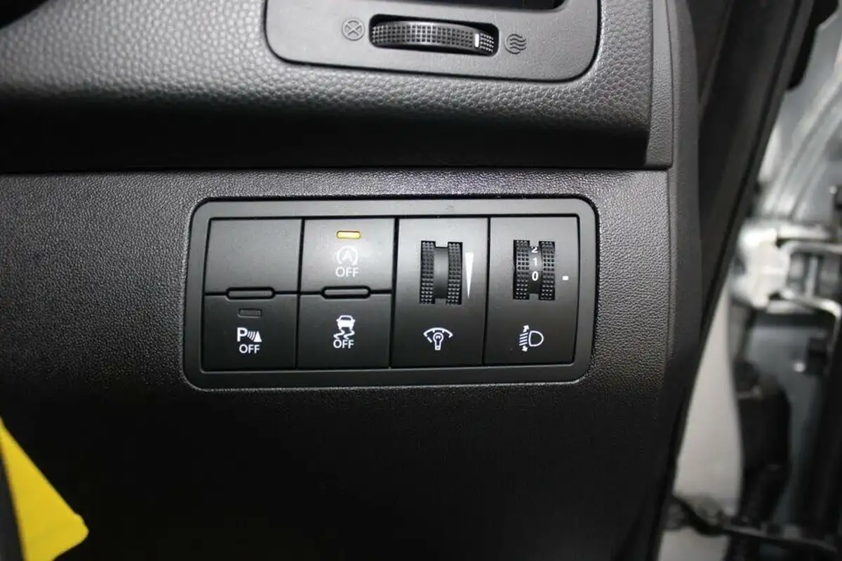 2016-kia-venga-16-3-isg-big-11