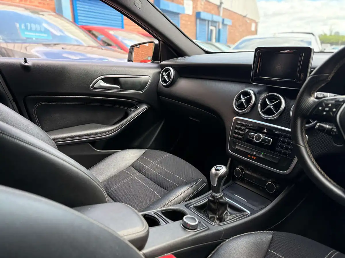 2015-mercedes-benz-a-class-15-cdi-a180-sport-109ps-big-24