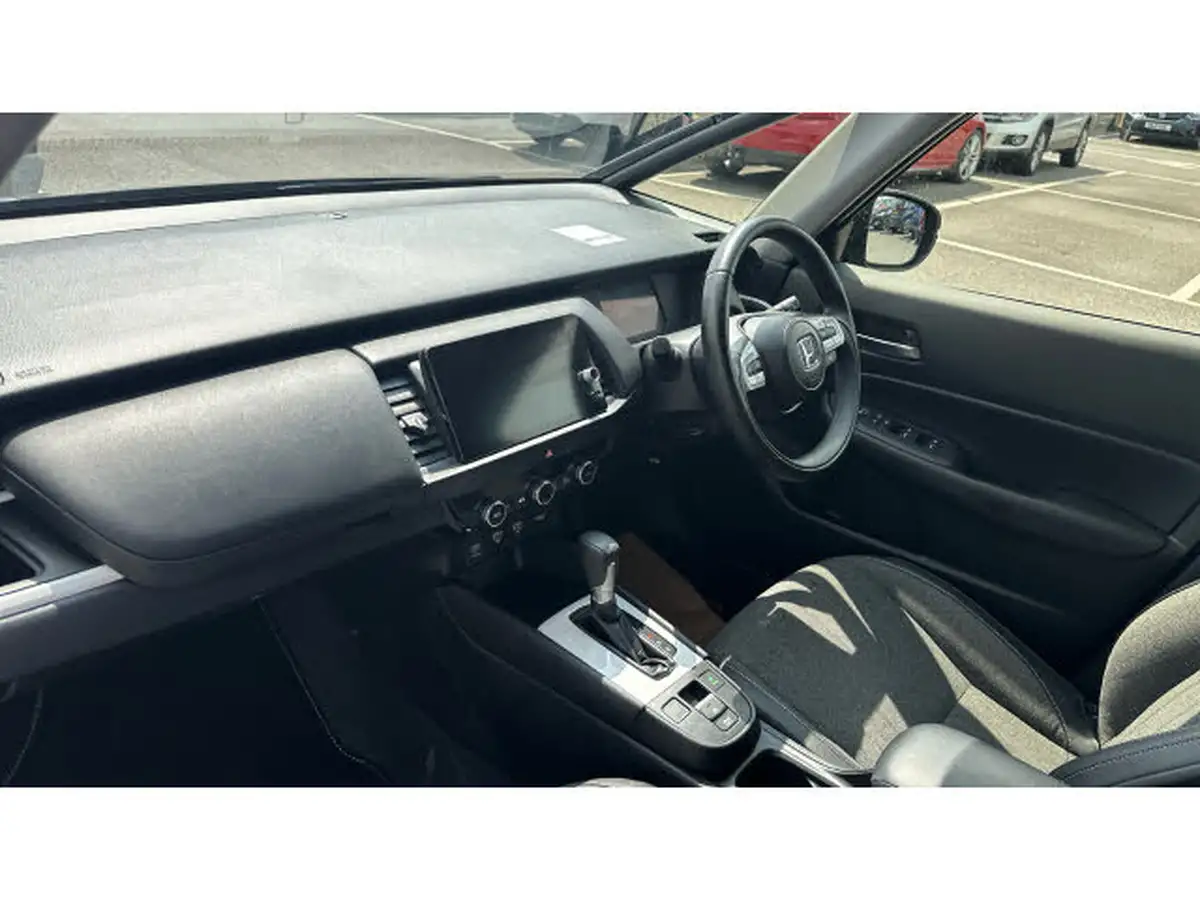 2023-honda-jazz-15-i-mmd-advance-big-8