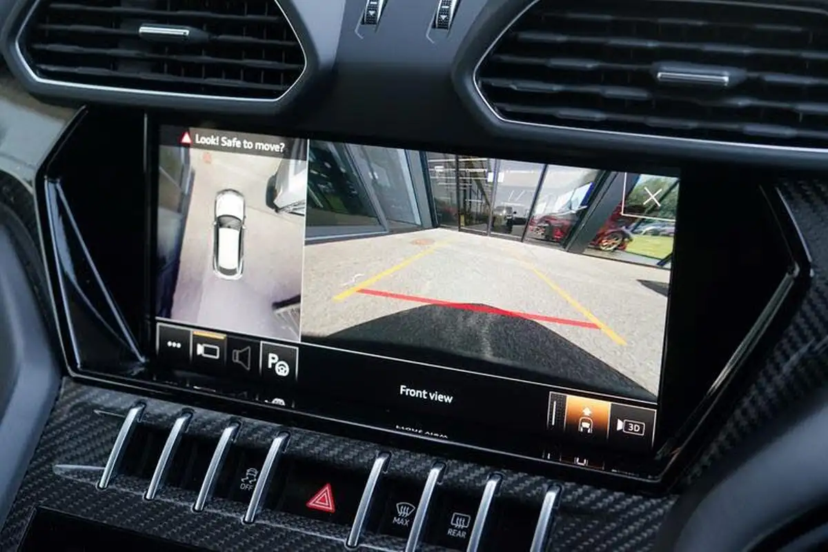 2023-lamborghini-urus-40-no-trim-big-19