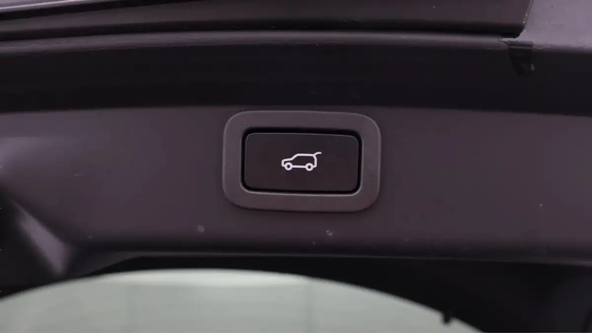 2022-jaguar-i-pace-ev400-hse-black-big-38