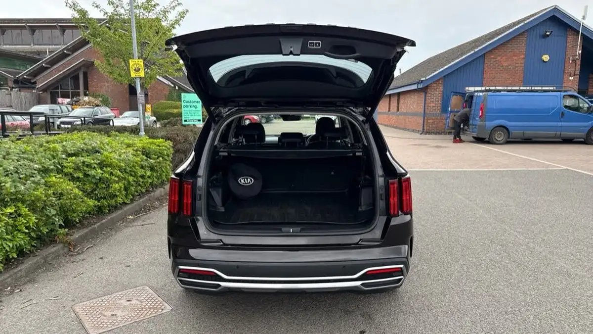 2022-kia-sorento-16-t-gdi-3-261bhp-phev-big-7
