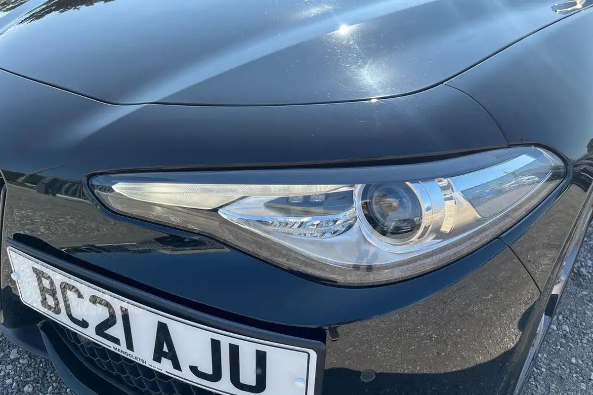 2021-alfa-romeo-giulia-20-veloce-276bhp-big-12
