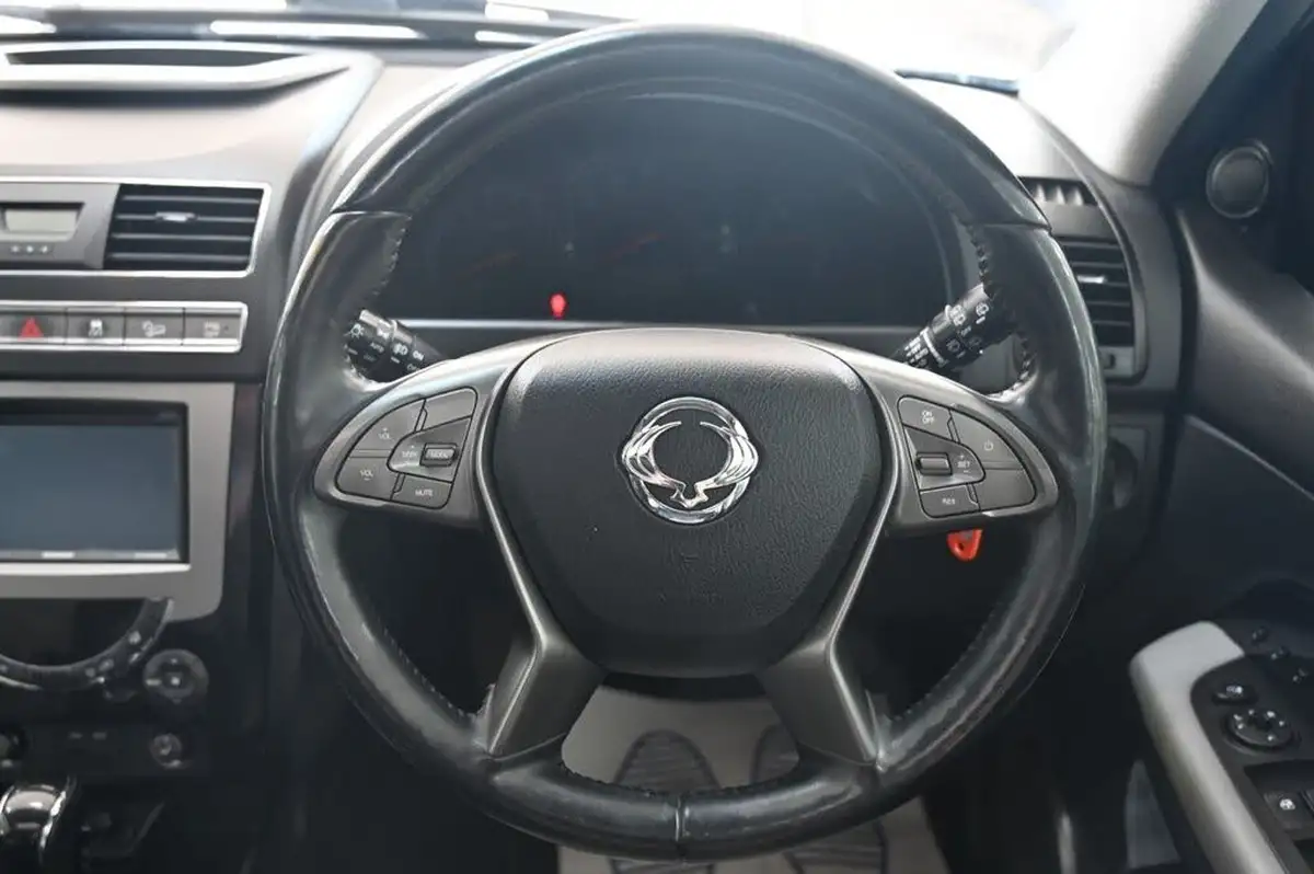 2017-kgm-ssangyong-rexton-w-22td-elx-big-14