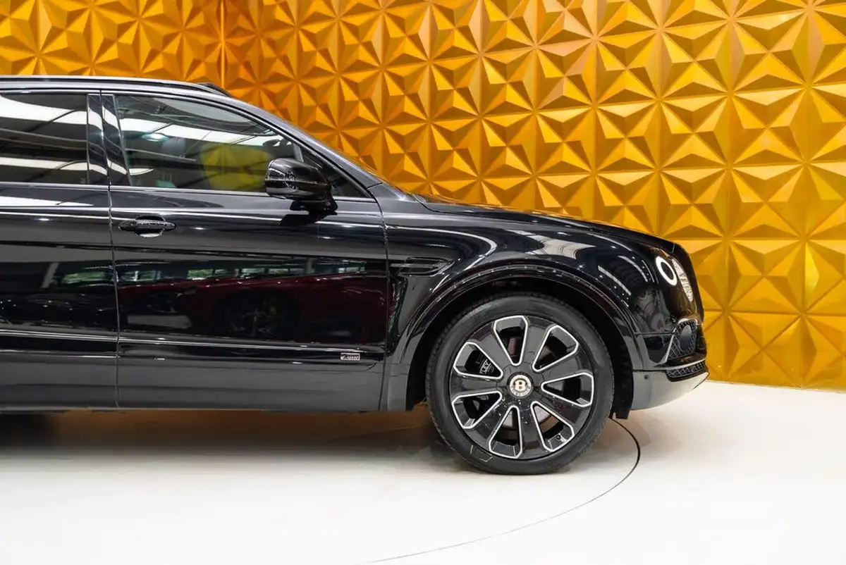 2019-bentley-bentayga-40-v8-big-22