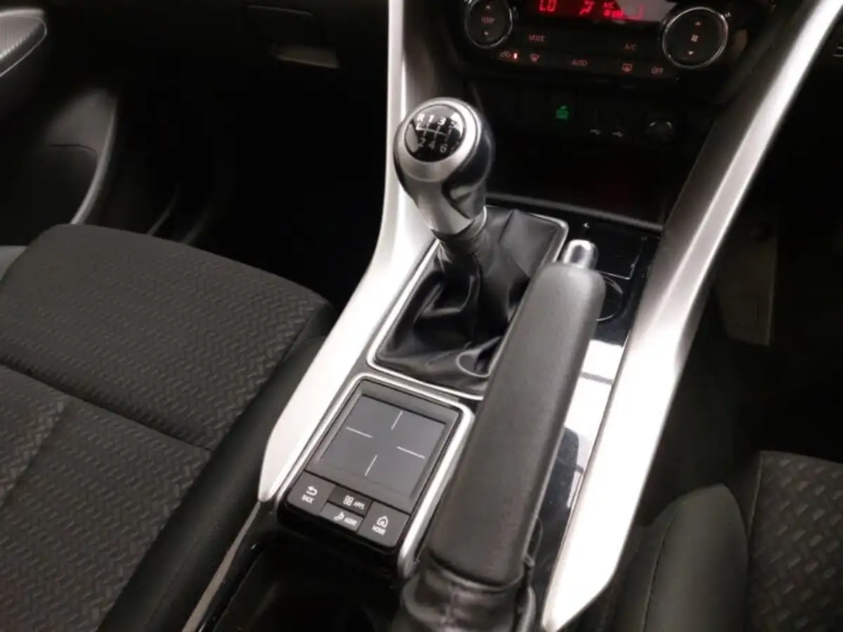 2019-mitsubishi-eclipse-cross-15-2-big-14