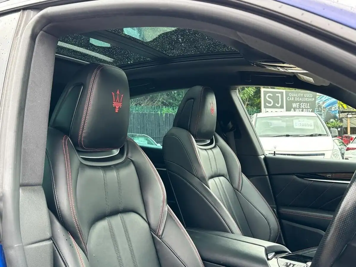2019-maserati-levante-30-gransport-nerissimo-pack-ss-big-24