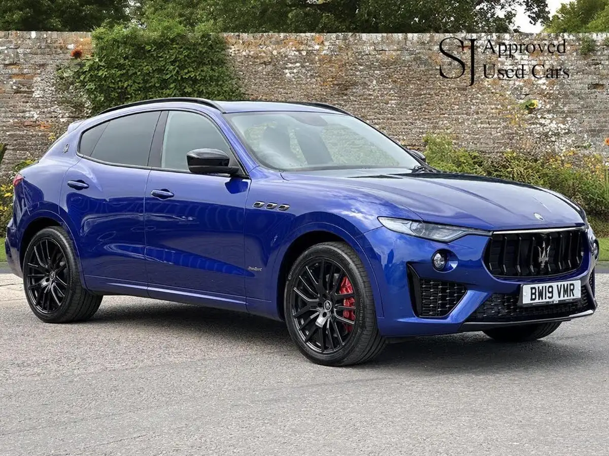 2019-maserati-levante-30-gransport-nerissimo-pack-ss-big-0
