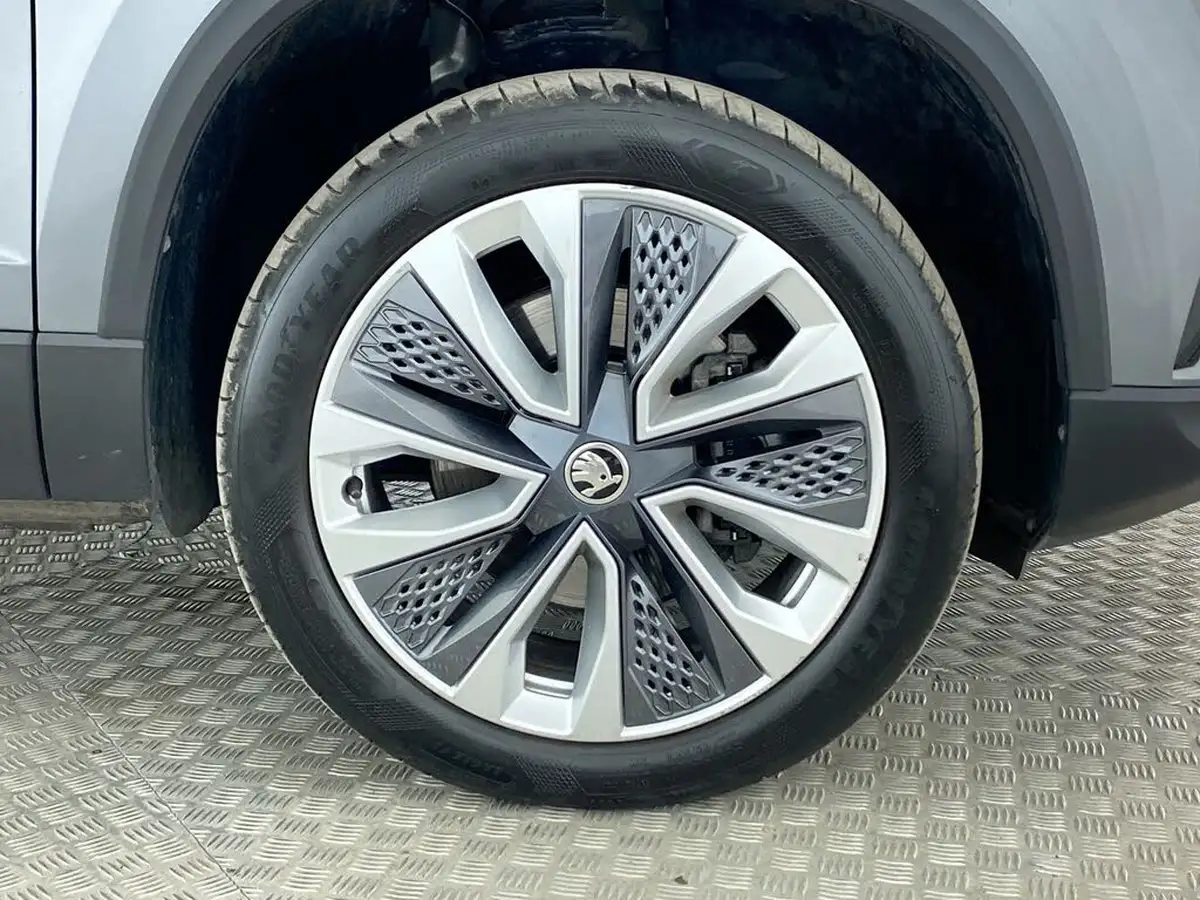 2023-skoda-karoq-15-tsi-se-l-big-8