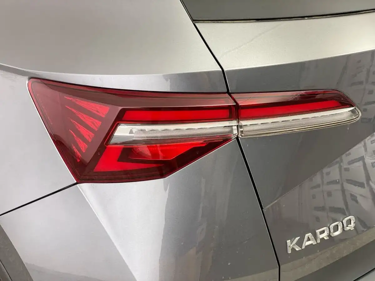 2023-skoda-karoq-15-tsi-se-l-big-36