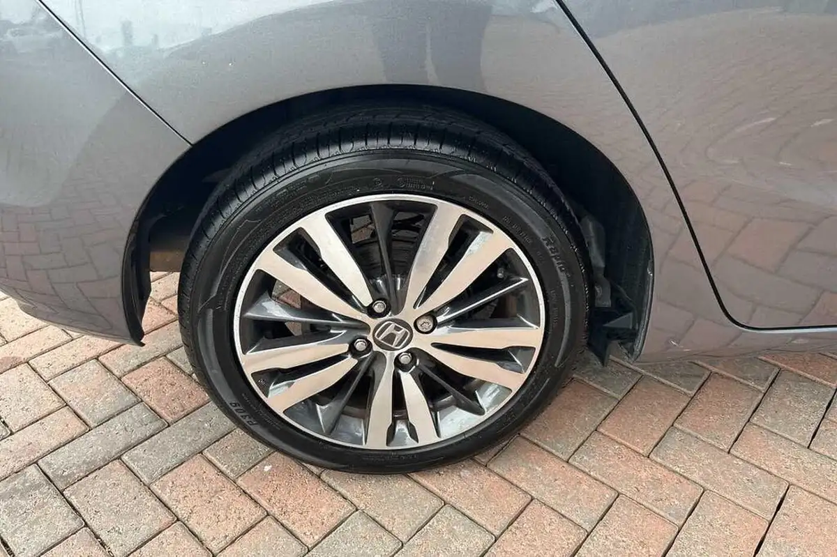 2019-honda-jazz-13-i-vtec-ex-cvt-big-8