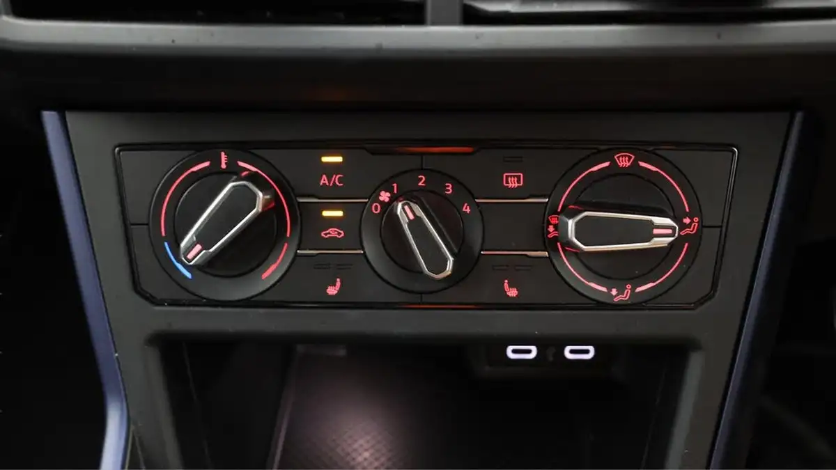 2021-volkswagen-polo-10-united-big-12