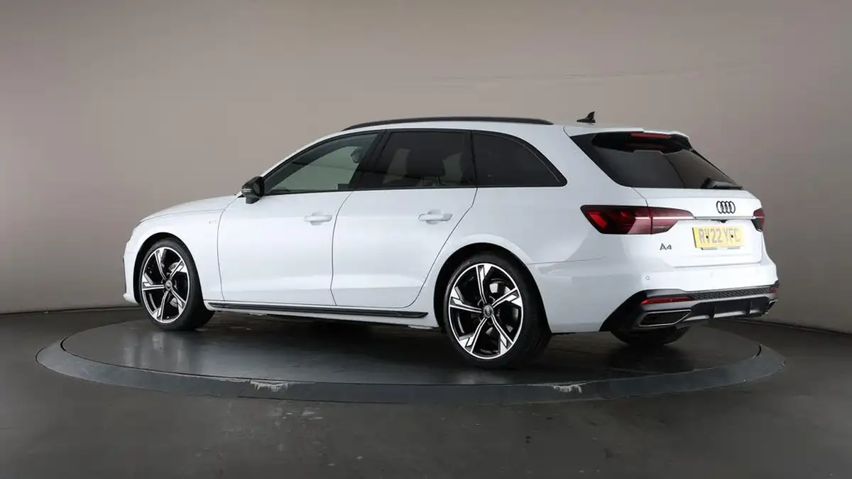 2022-audi-a4-avant-20-35-tfsi-black-edition-s-tronic-big-74