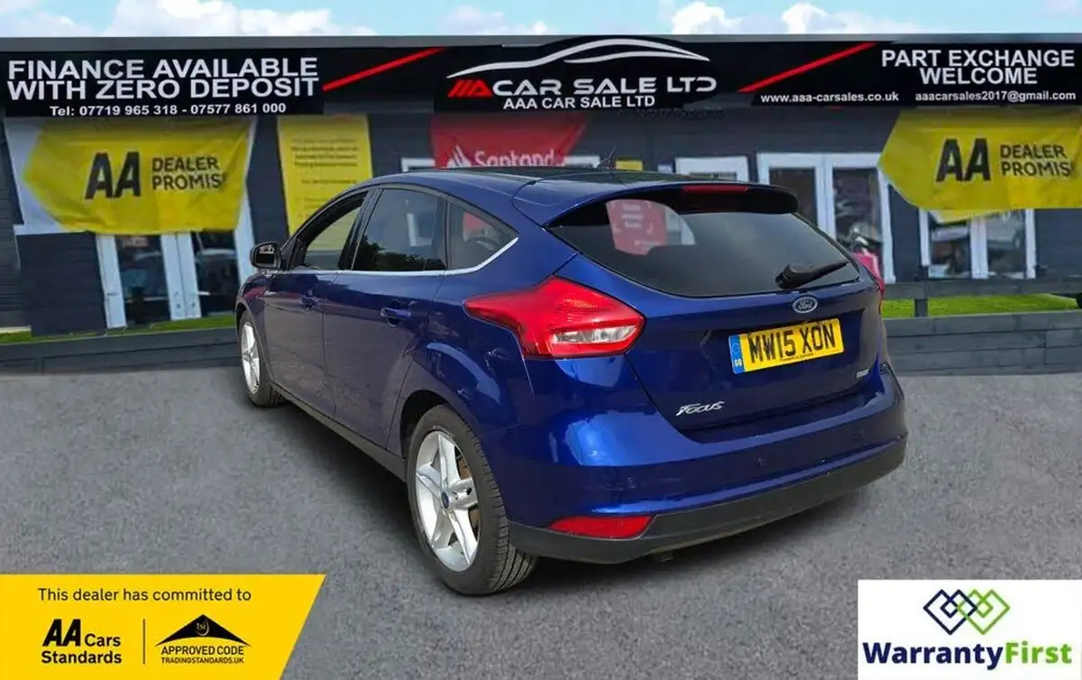 2015-ford-focus-10-titanium-t-125ps-hatchback-big-10