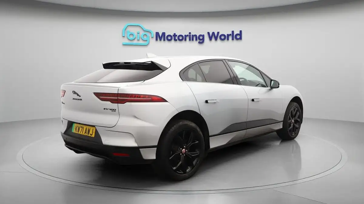 2022-jaguar-i-pace-ev400-hse-black-big-7