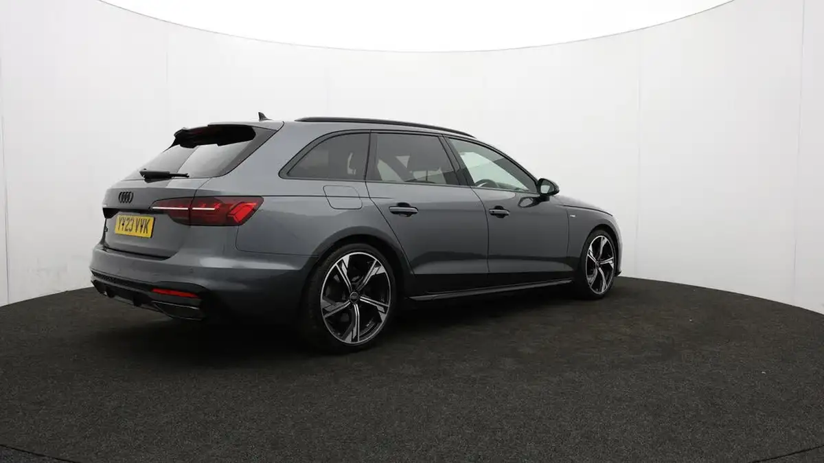 2023-audi-a4-avant-20-35-tdi-black-edition-big-13