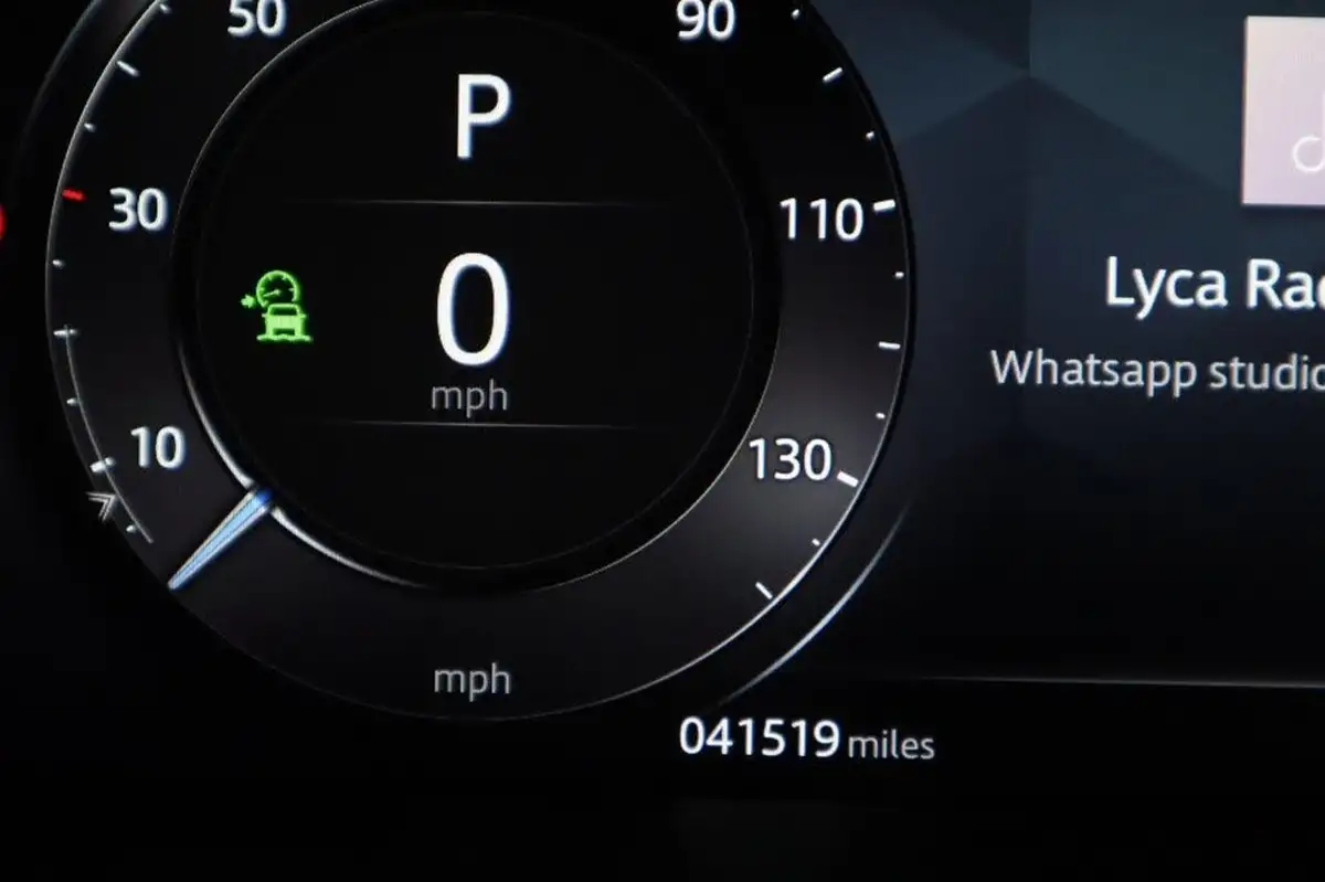 2022-jaguar-i-pace-ev400-hse-black-big-48