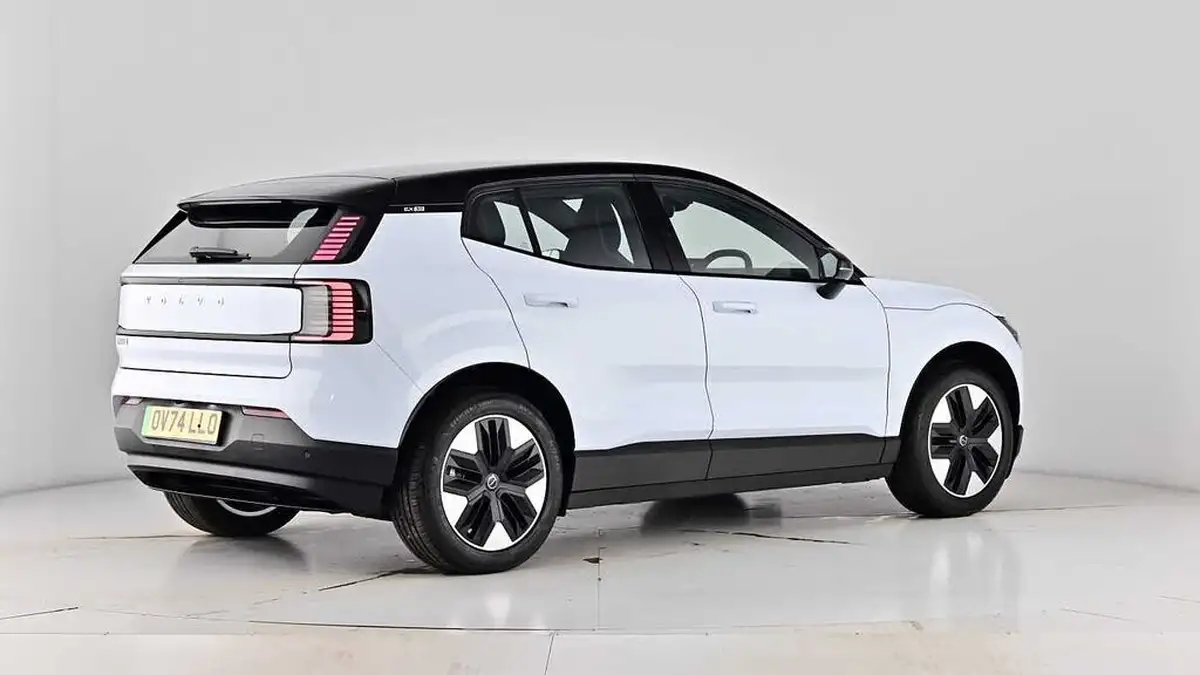 2024-volvo-ex30-e-single-motor-plus-big-77