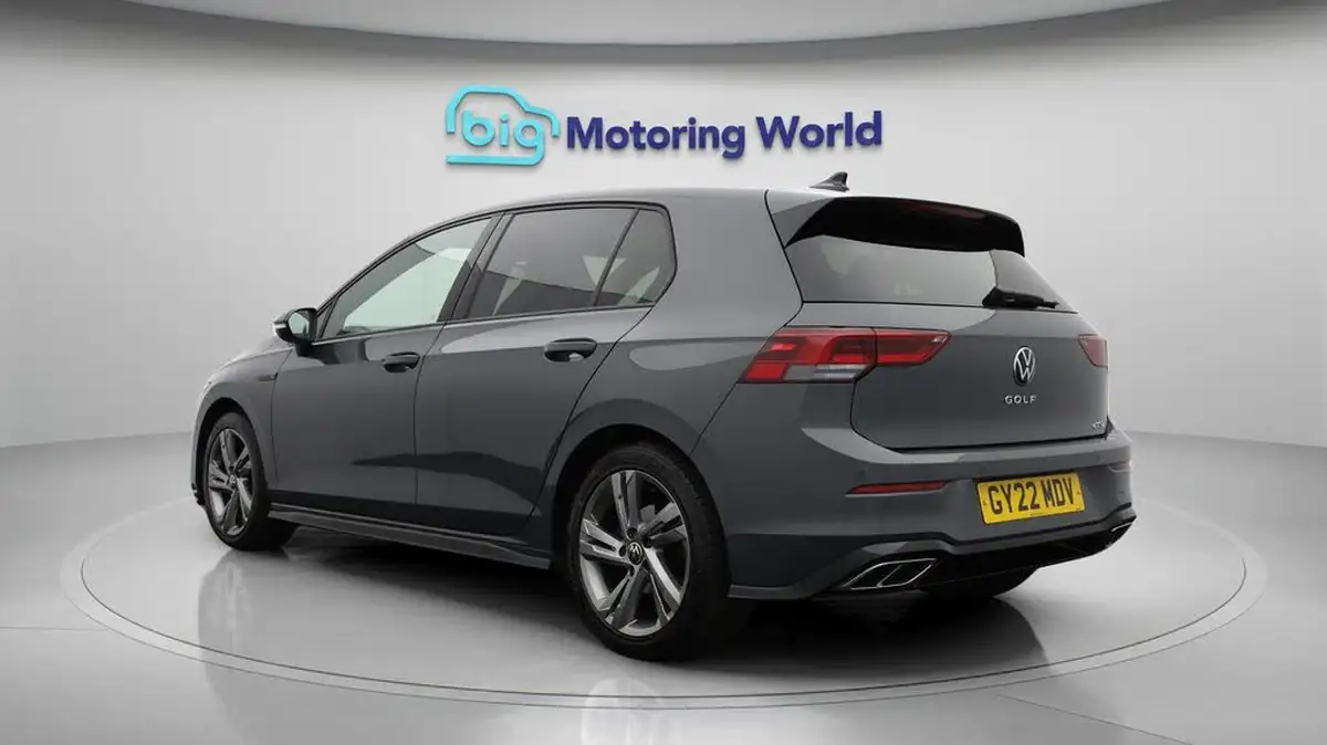 2022-volkswagen-golf-15-etsi-r-line-150ps-hatchback-big-5