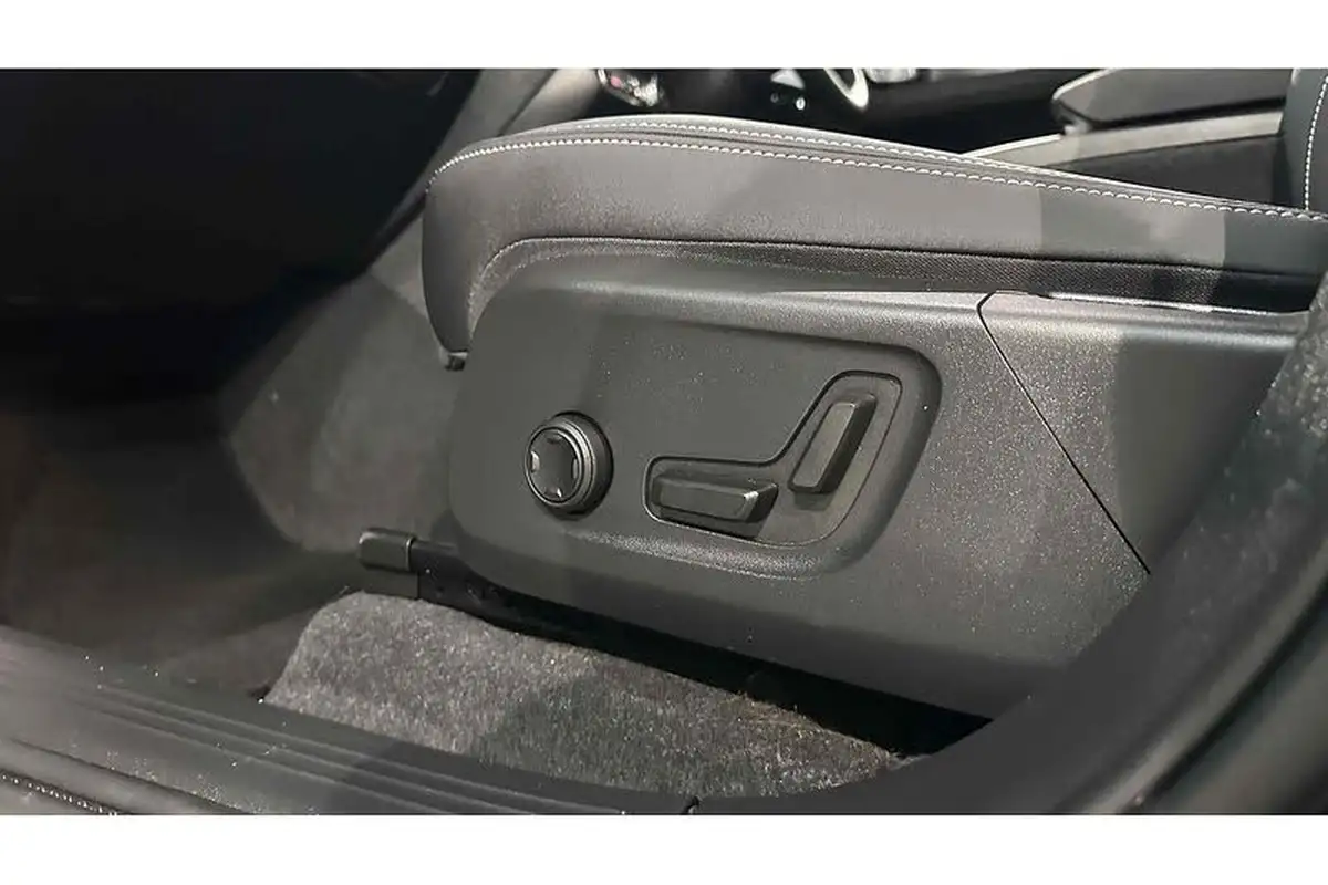 2022-volvo-c40-e-twin-recharge-pro-big-24