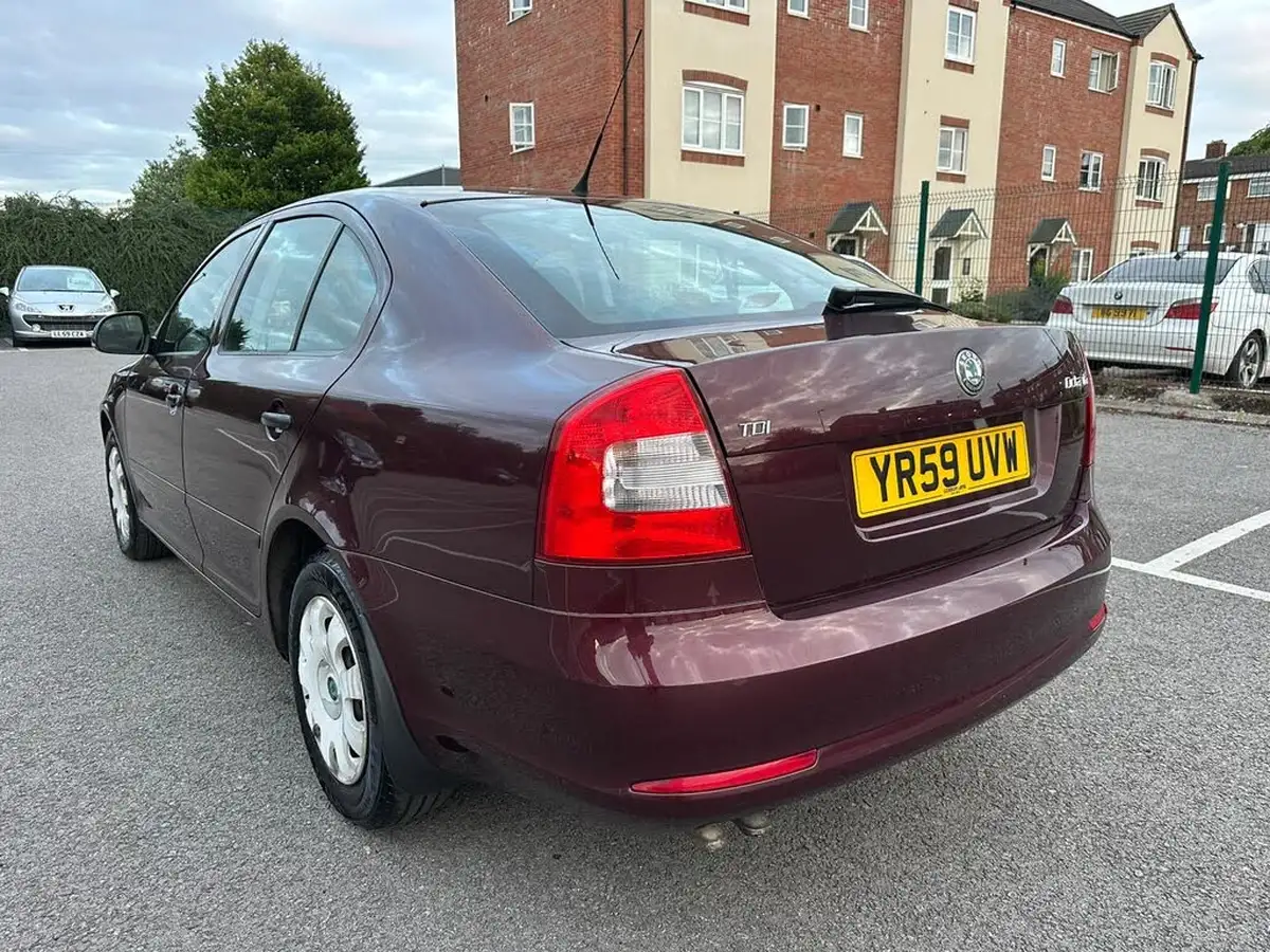 2009-skoda-octavia-19td-s-pd-105bhp-hatchback-big-5