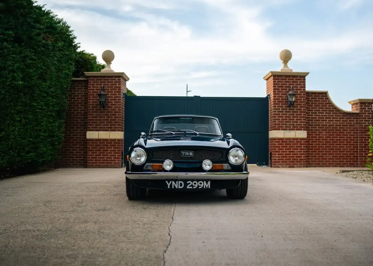1973-triumph-tr6-roadster-rwd-big-6