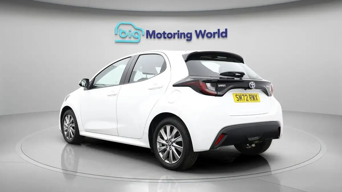 2022-toyota-yaris-15-vvt-i-icon-big-5