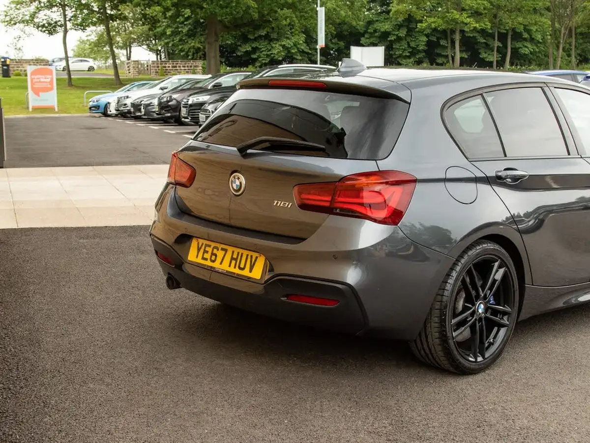 2017-bmw-1-series-15-118i-m-sport-shadow-edition-5d-big-7