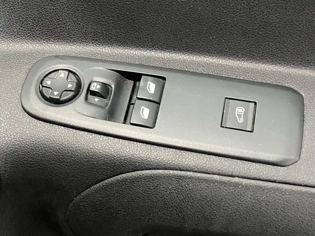 2021-vauxhall-combo-15cdti-edition-2300-100pseu6dt-l2h1-panel-big-20