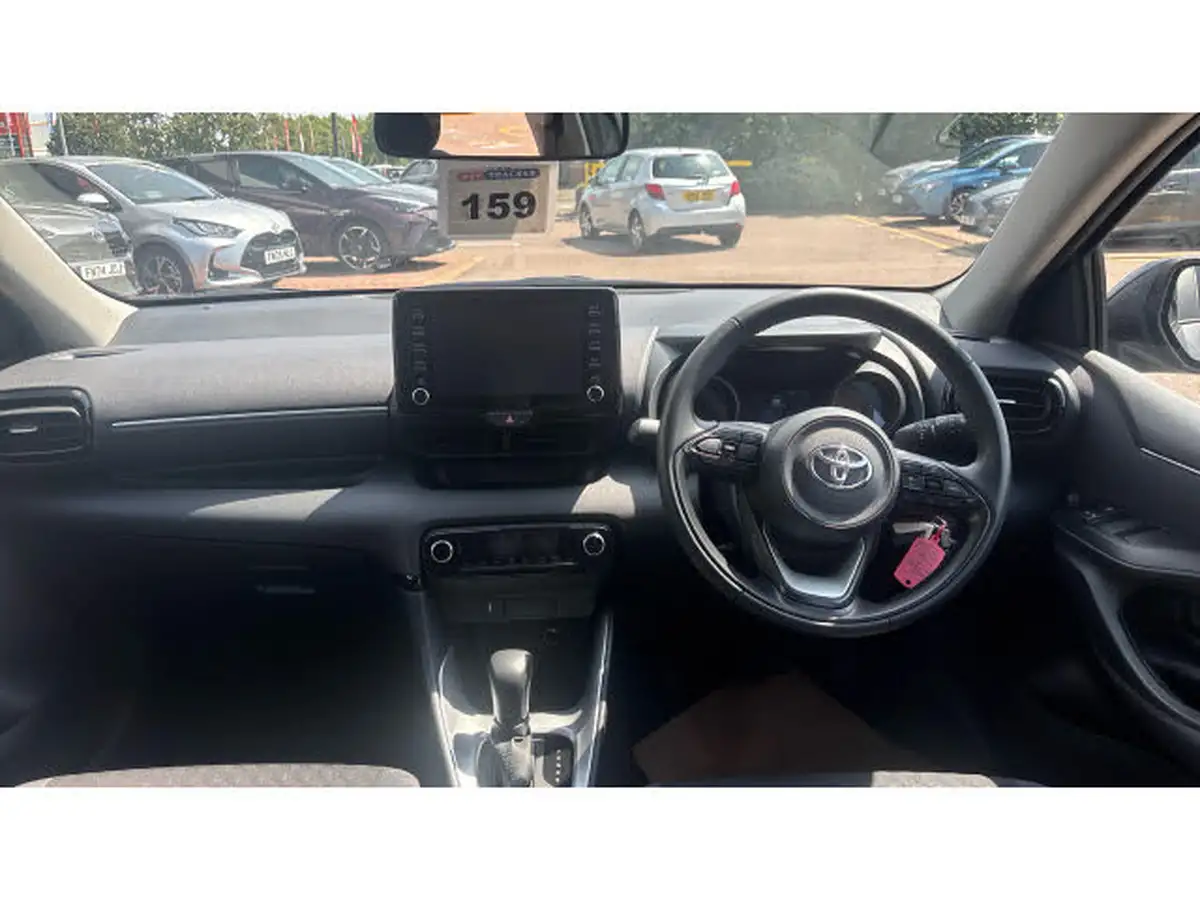2023-toyota-yaris-15-vvt-i-design-big-4