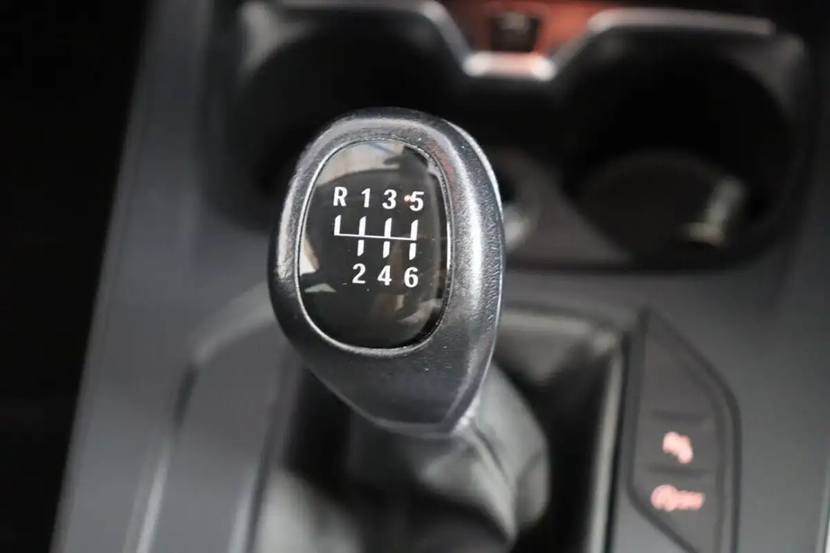 2021-bmw-1-series-20td-118d-se-lcp-big-26
