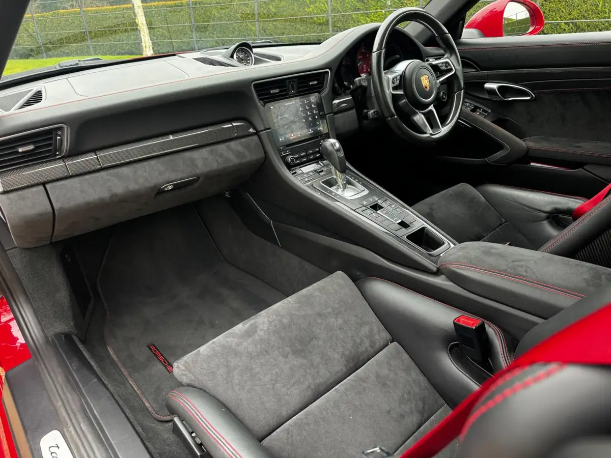2018-porsche-911-30-targa-4-gts-450bhp-pdk-big-11